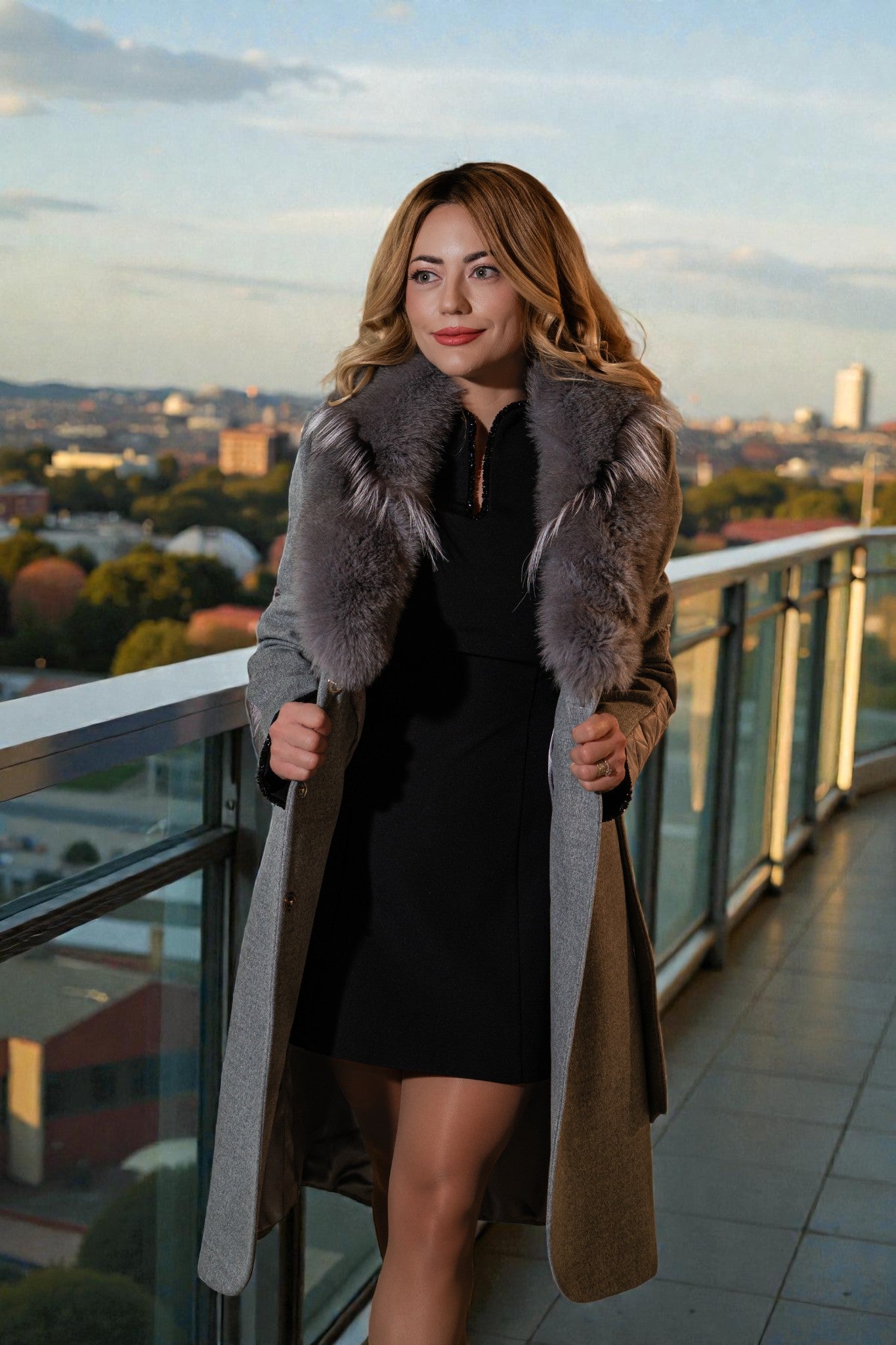 Palton de damă elegant cu blană naturală Couture