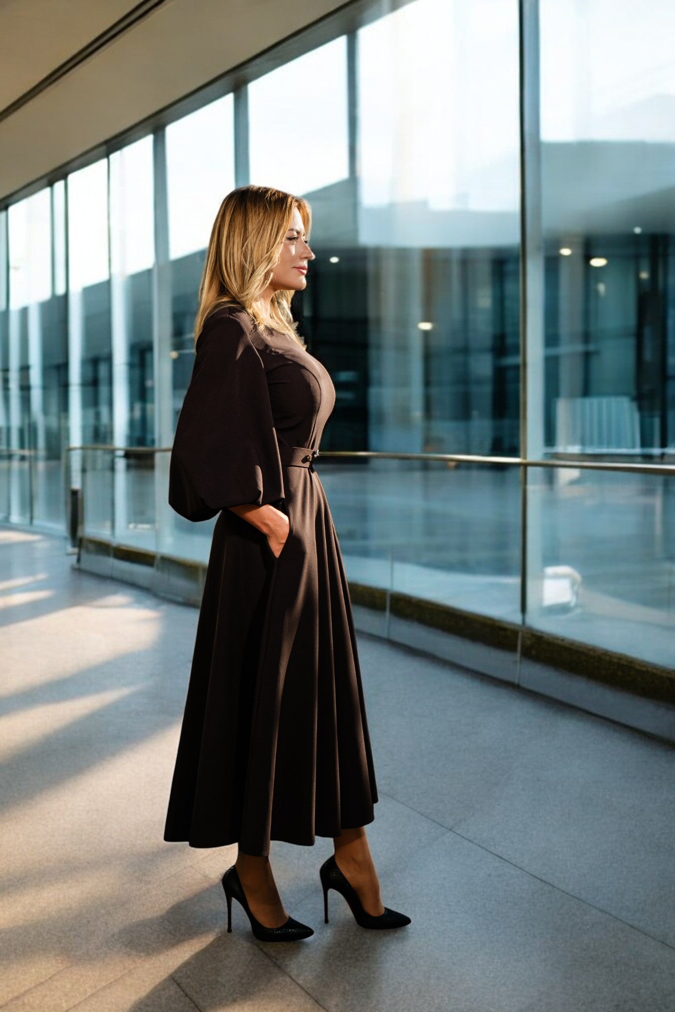 Rochie midi cu centură și accente aurii - Celeste Midi