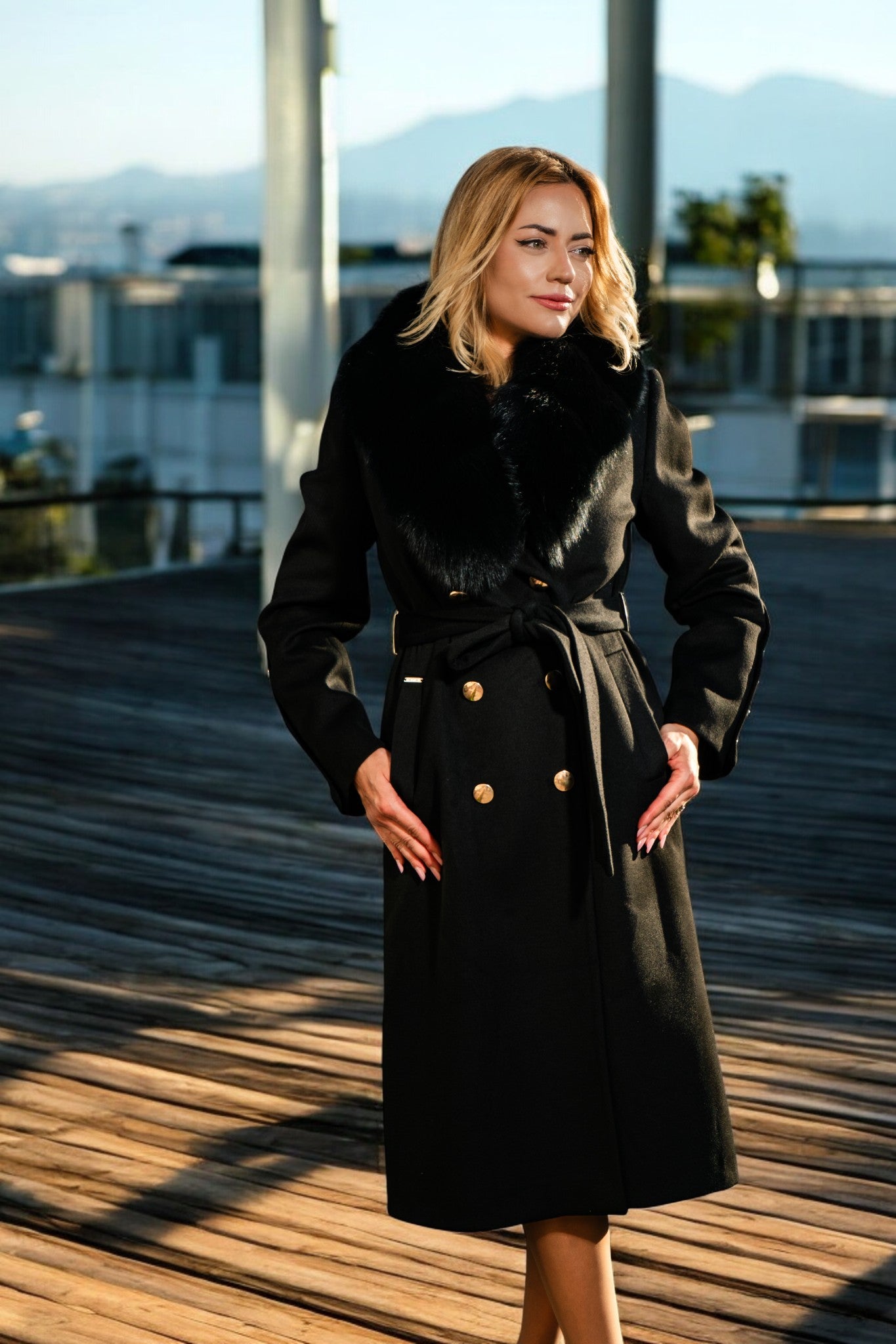 Palton negru lung cu blană naturală - Noir Elegance Coat