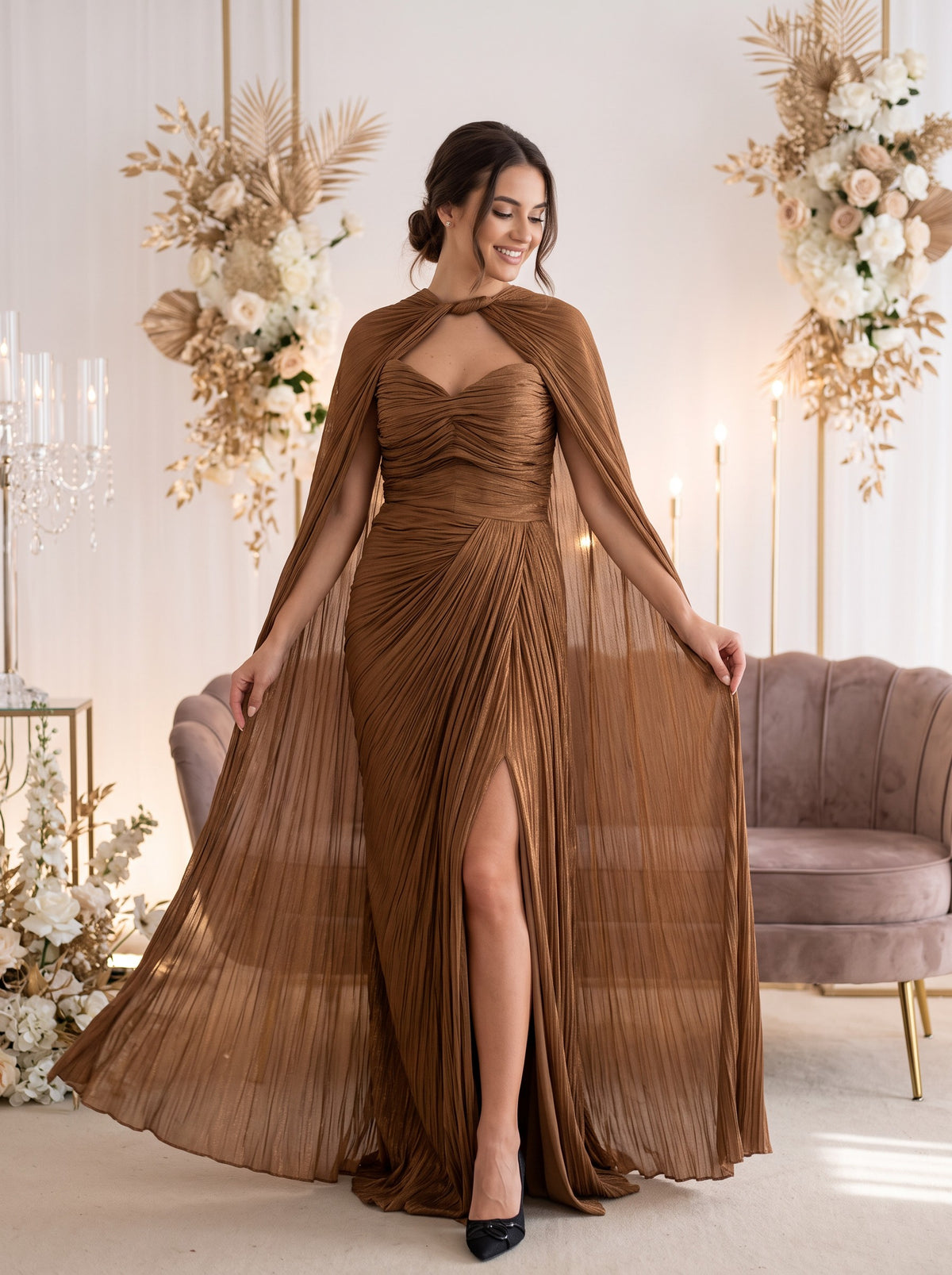 Rochie Lungă Elegantă Fabiana cu Drapaje și Capă – Bordo / Caramel - 9942