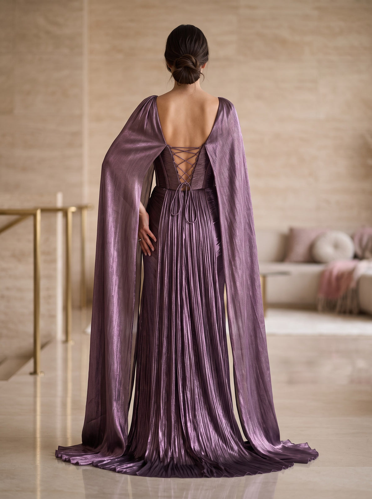Rochie Lungă Elegantă Talia cu Capă și Detalii Strălucitoare 10821
