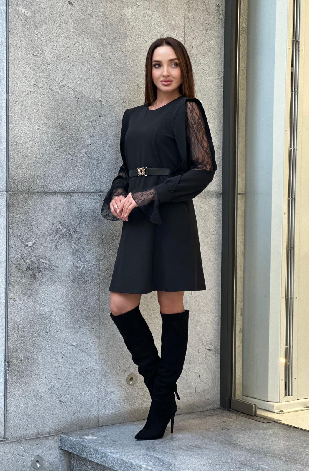 Rochie scurtă cu mâneci din dantelă - Sela