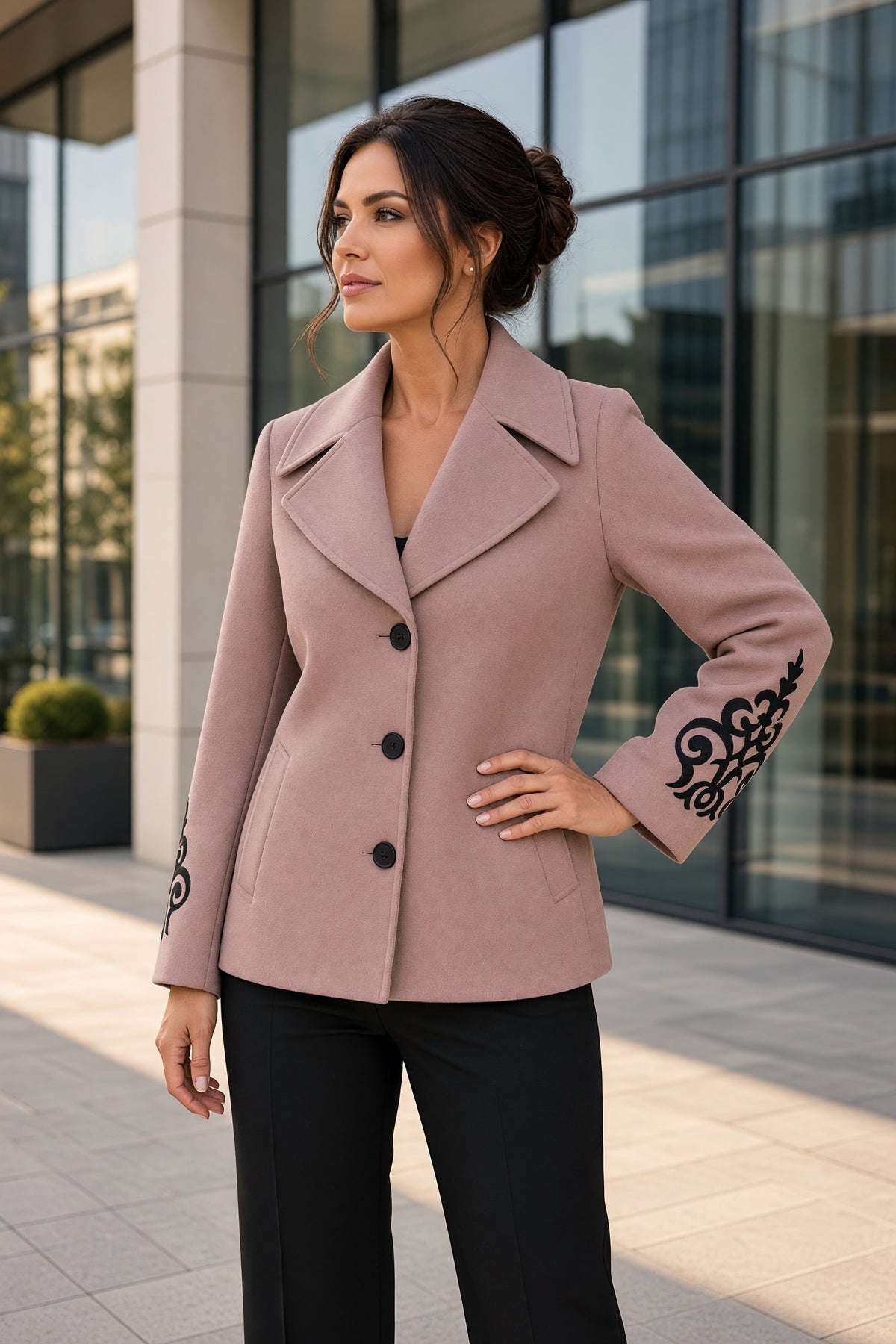 Palton din Lână Alessandra Roz Pudrat cu Broderie Ornamentală - SENTIERRI
