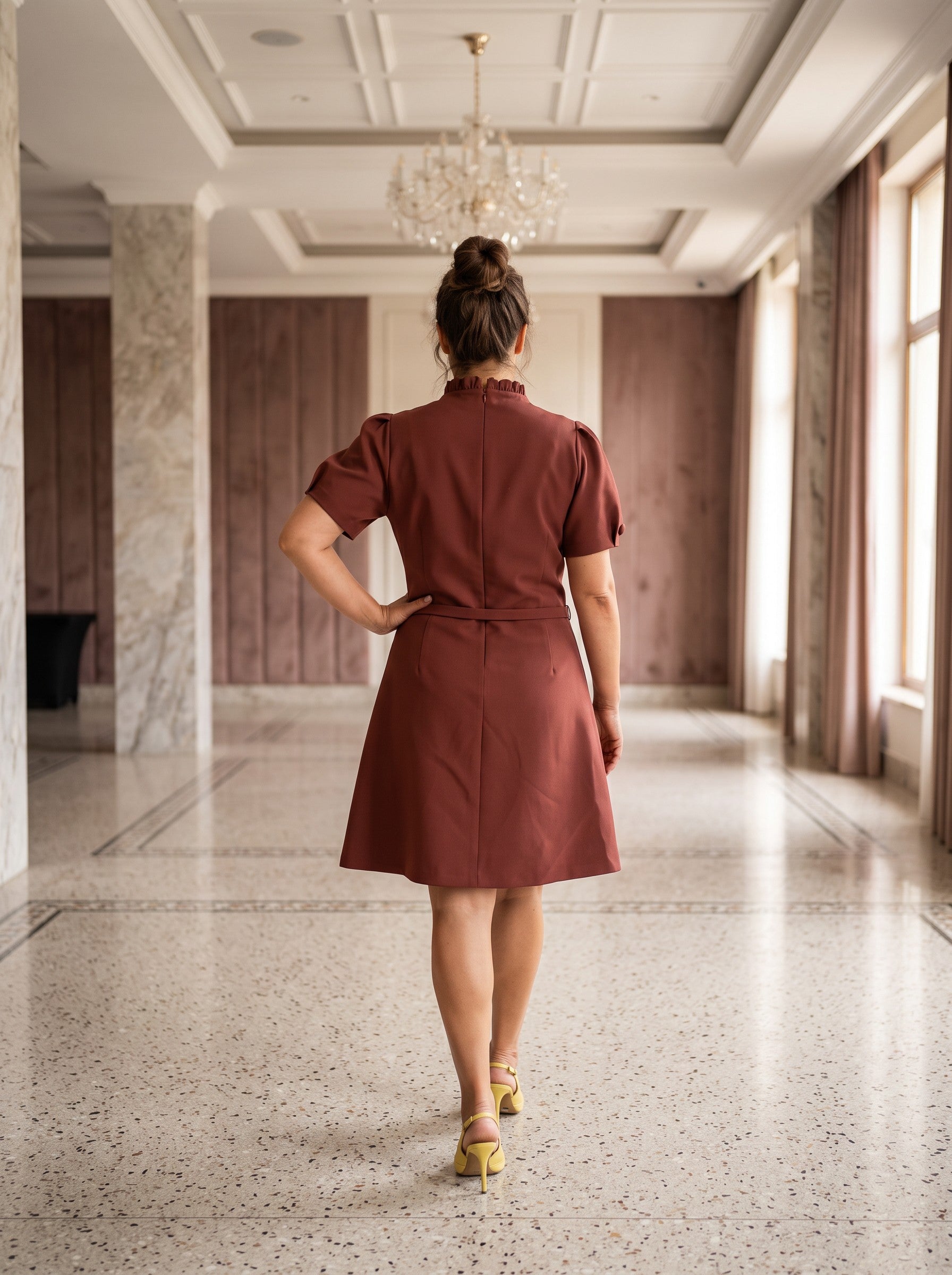 Rochie casual eleganta Marsala Chic cu nasturi metalici si fusta plisata