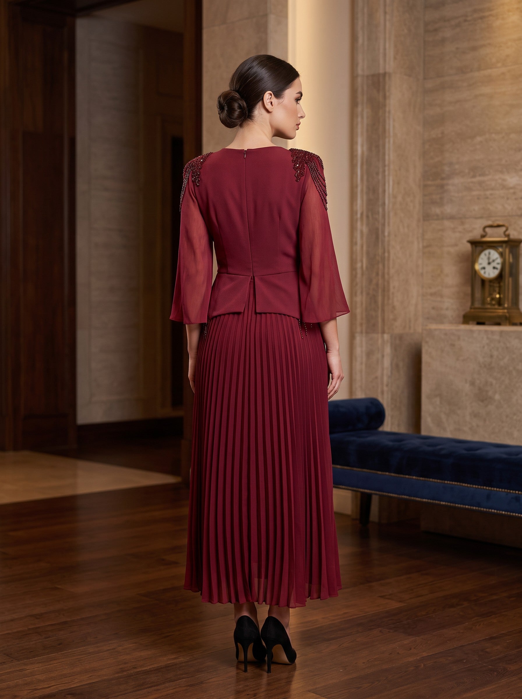 Rochie Eleganta Bordeaux cu Fusta Plisata – Rubin Elegance